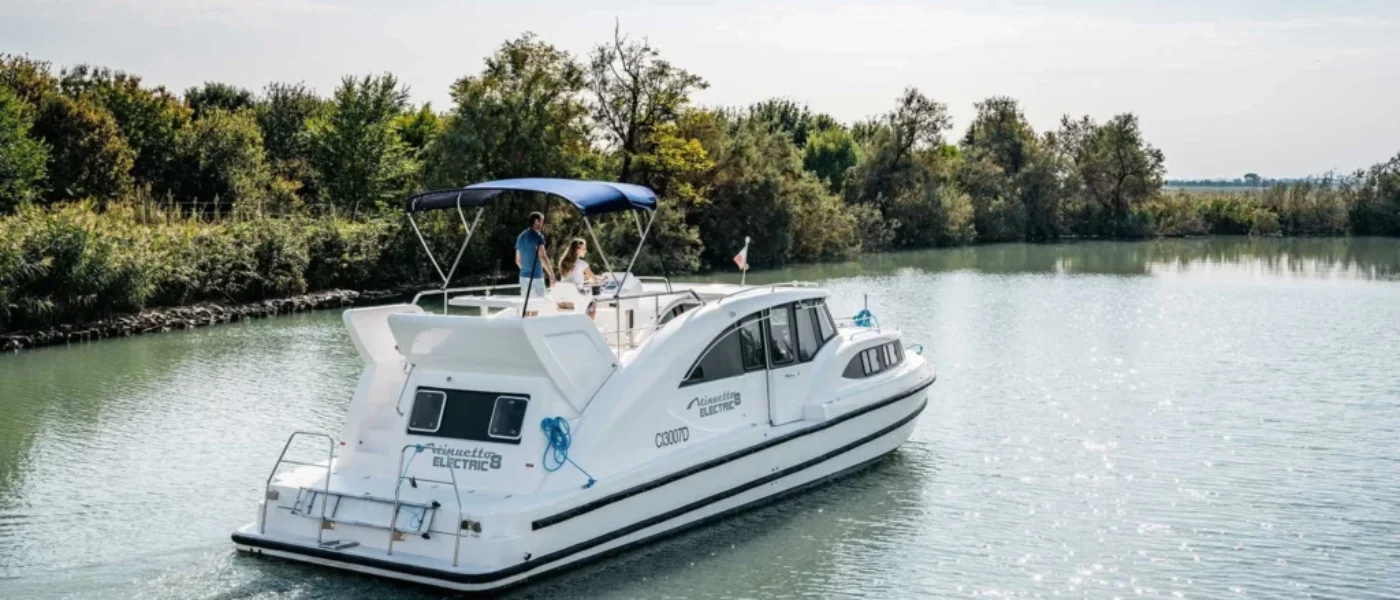 house-boat-2.jpg Houseboat